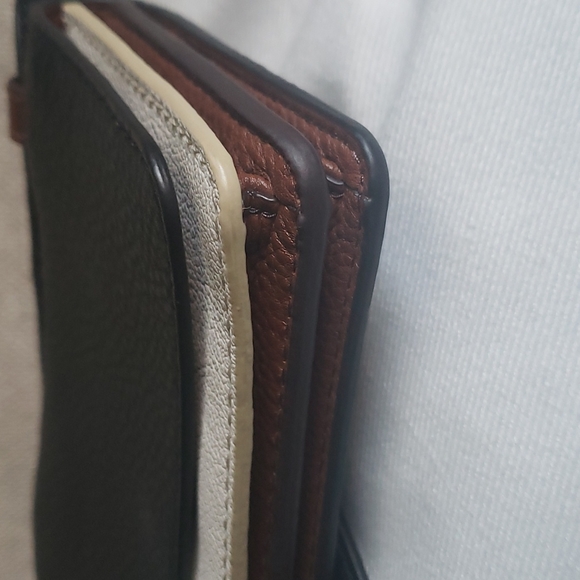 FOSSIL “Mila” Mini Crossbody Black Cream Brown - Picture 3 of 8